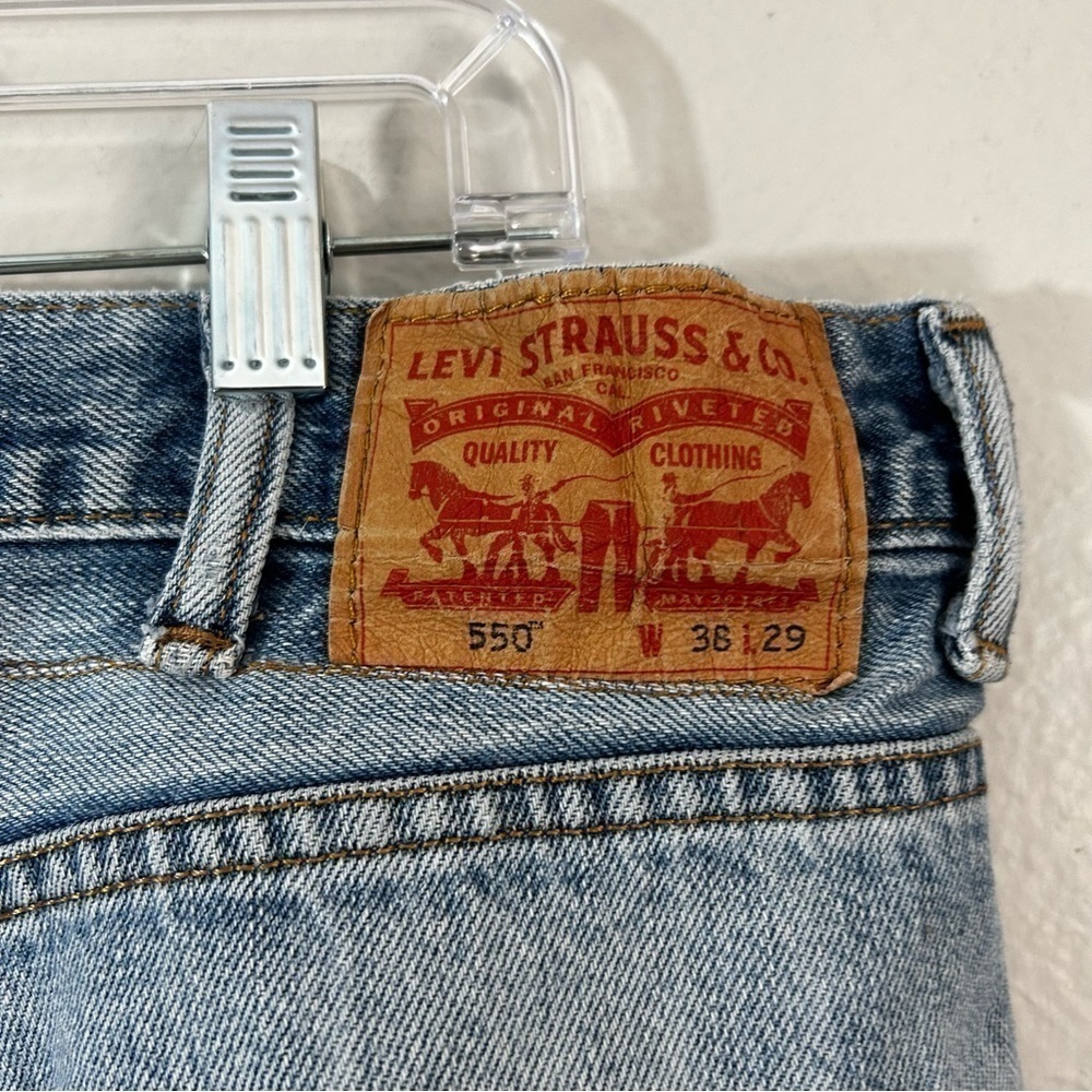 Levi’s 550 Straight Leg Size 36X27 100% Cotton Has Distressing Hem 27” Inseam - Picture 9 of 12